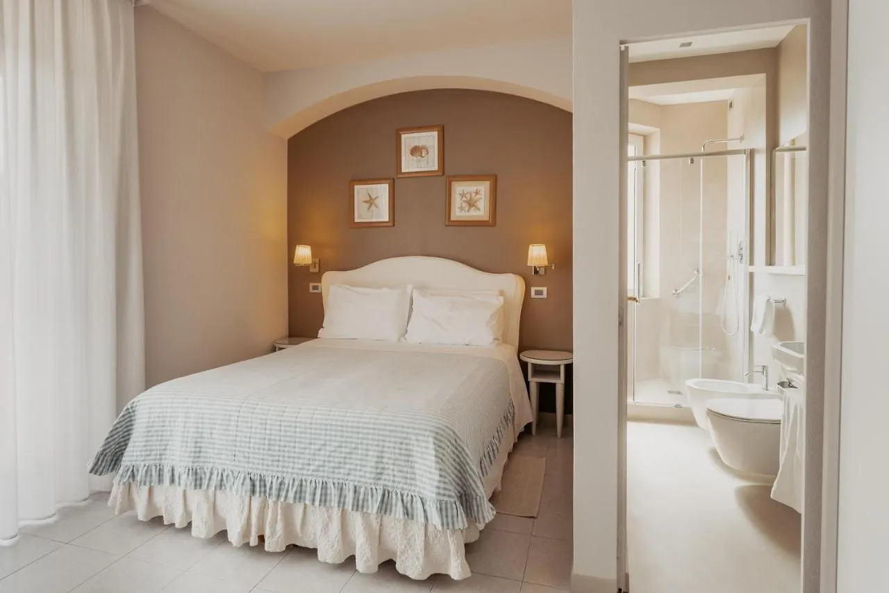 Hotel Eden Cinquale 4*,